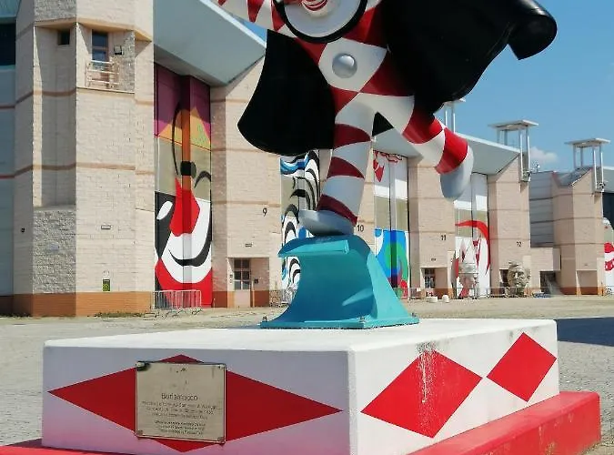 In Toskana Italie Nabij Zee, Strand, Airconditioning, Zwembad, Wifi