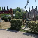 In Toskana Italie Nabij Zee, Strand, Airconditioning, Zwembad, Wifi Feriehus Viareggio