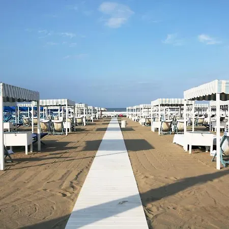 In Toskana Italie Nabij Zee, Strand, Airconditioning, Zwembad, Wifi ヴィアレッジョ